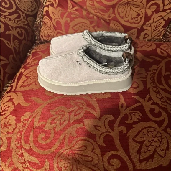 UGG Tasman Light Gray Suede Slippers - Picture 4 of 5